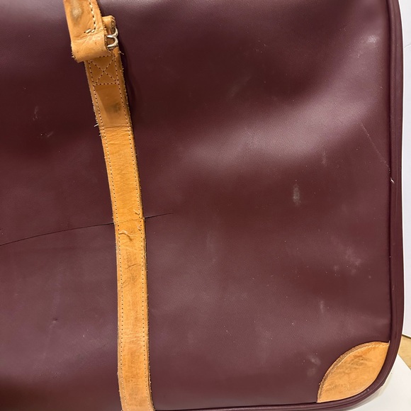 Jon Hart Design Maroon and Tan Travel Bag - Picture 8 of 15